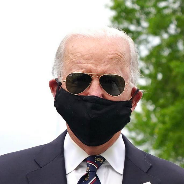 De ce poartă Joe Biden mască într-un interviu prin Zoom?