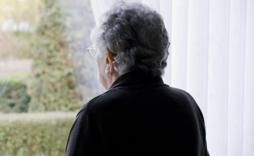 În depresie din cauza izolării COVID, o bătrână cere să fie eutanasiată