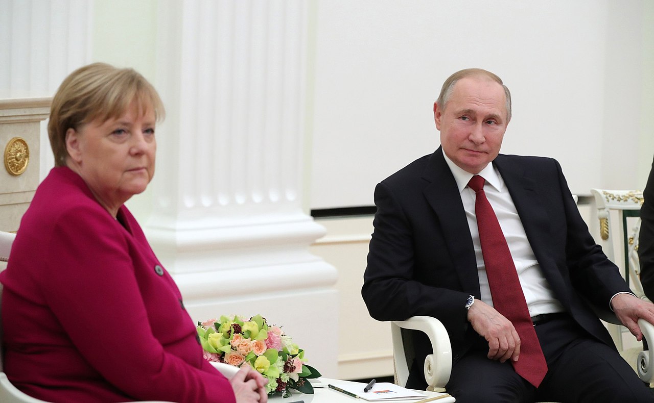 Trump înfundă conducta Nord Stream 2 dintre Merkel și Putin