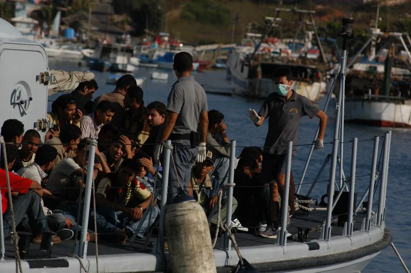 Sufocată de migranți, Lampedusa cheamă la grevă generală