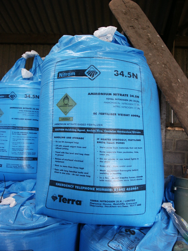 Alertă. Aproape 3000 de tone de nitrat de amoniu, în portul Dakar