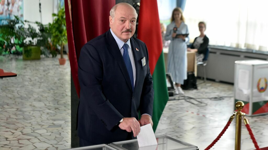 Cine este Alexander Lukaşenko, ultimul dictator al Europei?