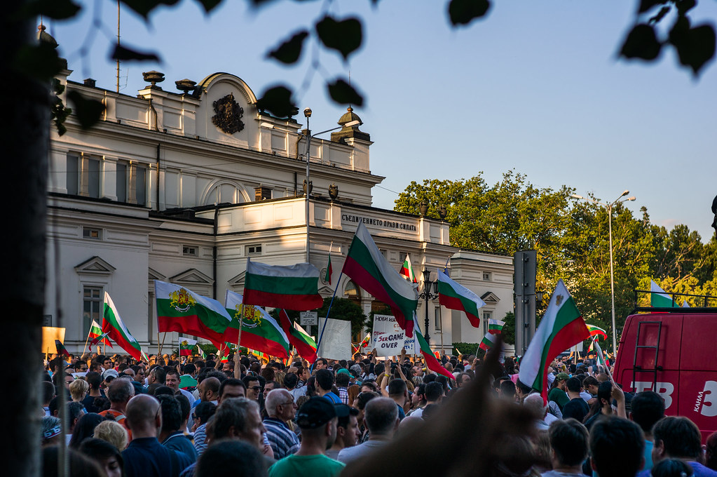 O formațiune Antistem urcă spectaculos pe fondul protestelor din Bulgaria