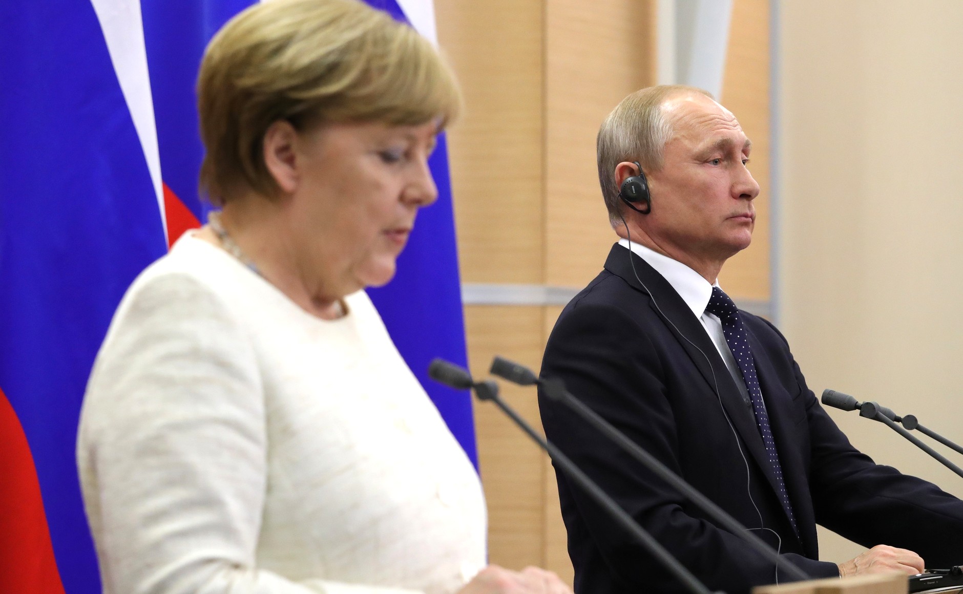 Convorbire telefonică Merkel - Putin. Despre ce au discutat cei doi lideri