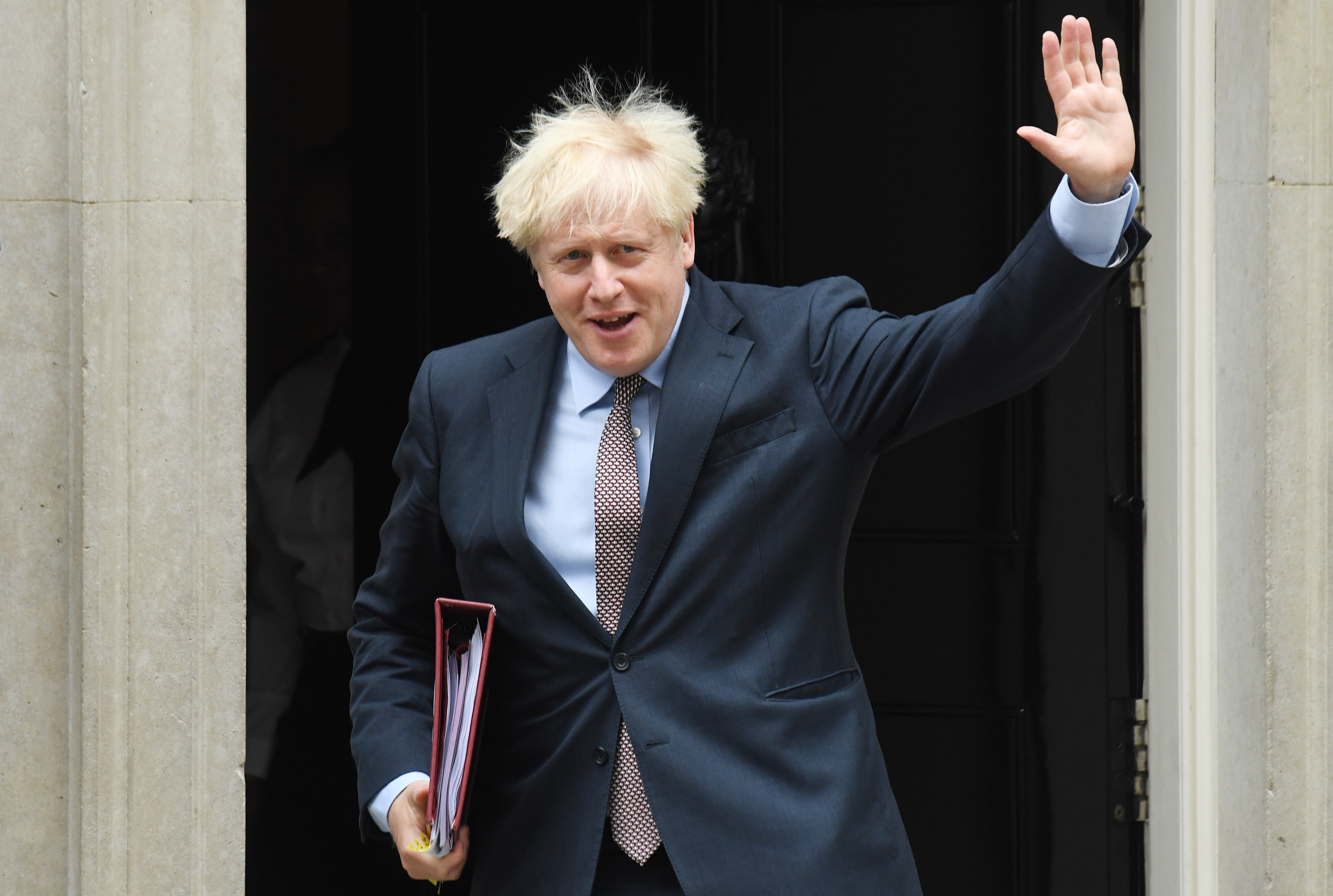 Masca nu va mai fi obligatorie în Marea Britanie. Boris Johnson face apel la responsabilitatea cetățenilor