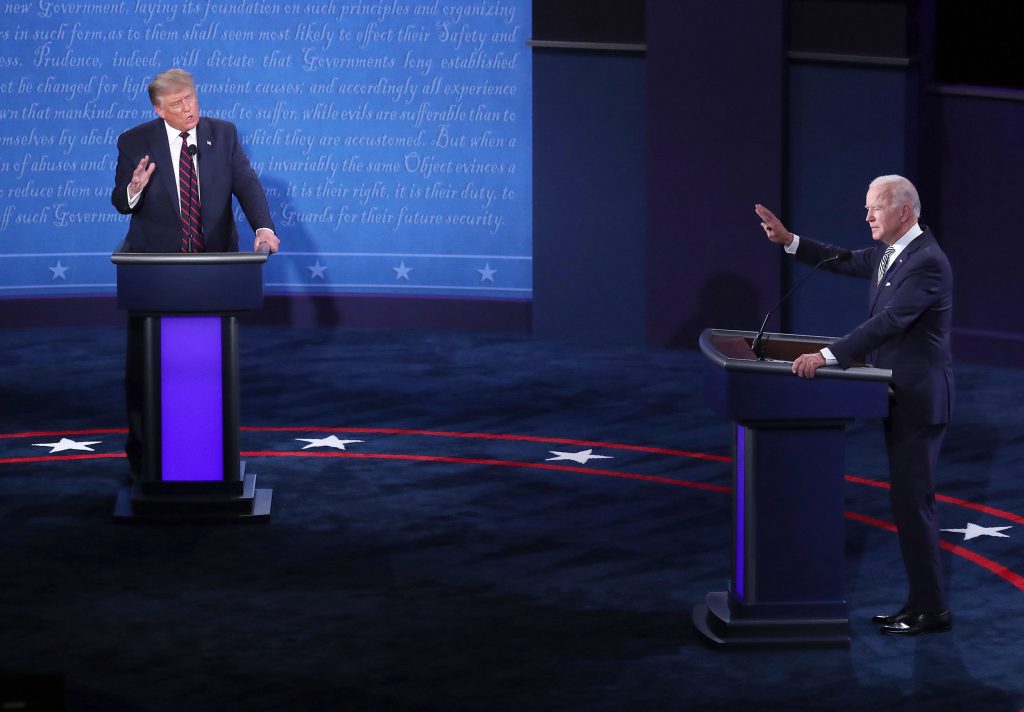 Dezbaterea finală. Trump și Biden vor avea microfoanele întrerupte pe timpul celuilalt