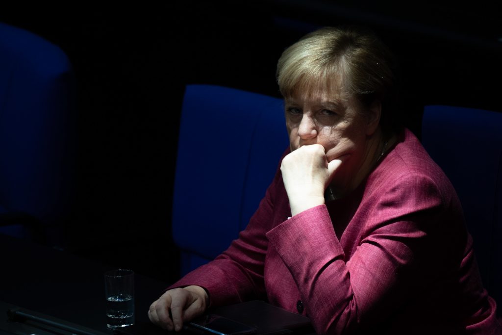 Curaj găină, că te tai. Mesajul lui Merkel de Ziua Națională