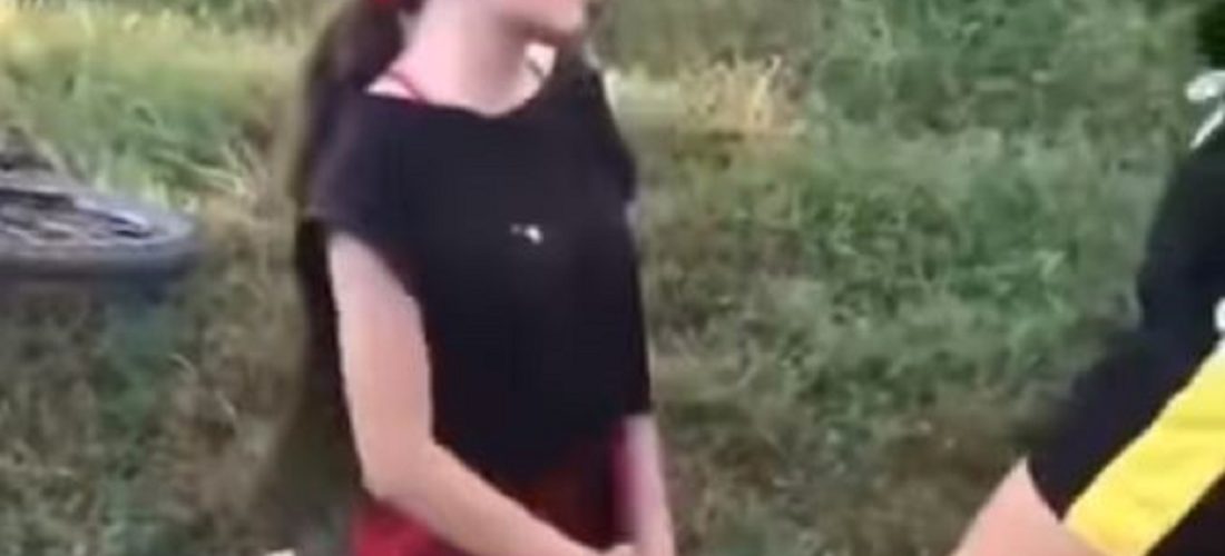 Adolescenta agresoare din Târgu Jiu, reținută de polițiști. Ce acuzații i se aduc