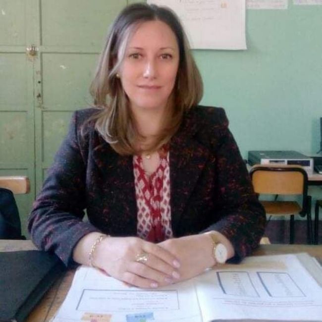 O româncă a umilit 852 de profesori italieni