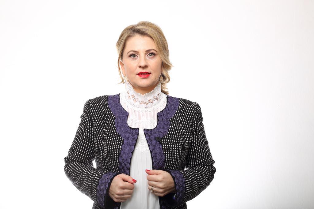 Ramona Cupă, candidat PMP pentru Consiliul Județean Mehedinți : Este nevoie de un nou suflu în politica locală”