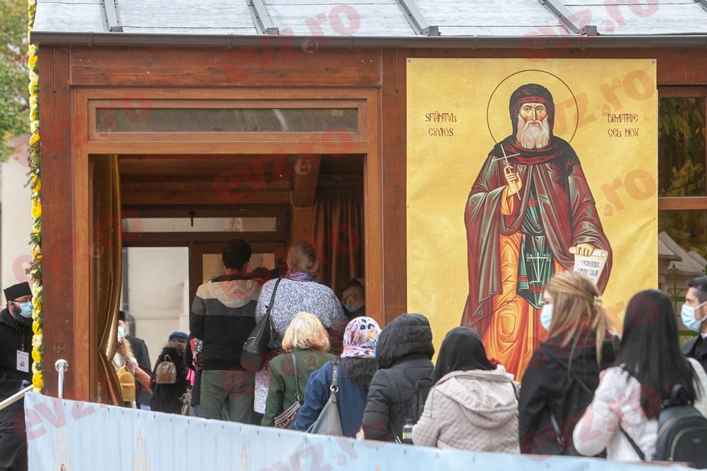 Sărbătoarea Sfântului Dimitrie cel Nou. Racle cu moaște spre închinare la Catedrala patriarhală