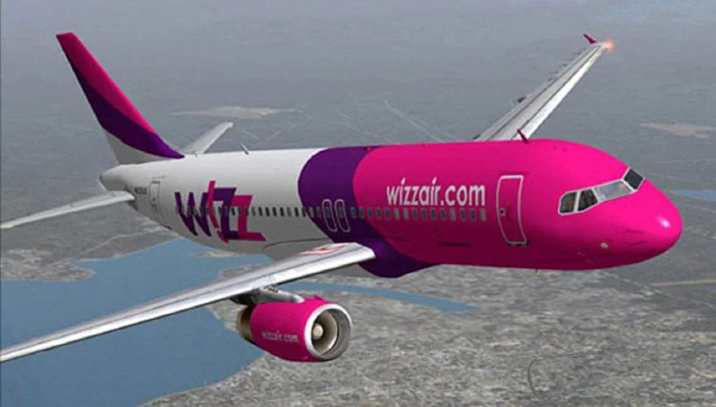 Wizz Air profită de scandalul zborurilor anulate. Compania și-a dublat numărul de pasageri