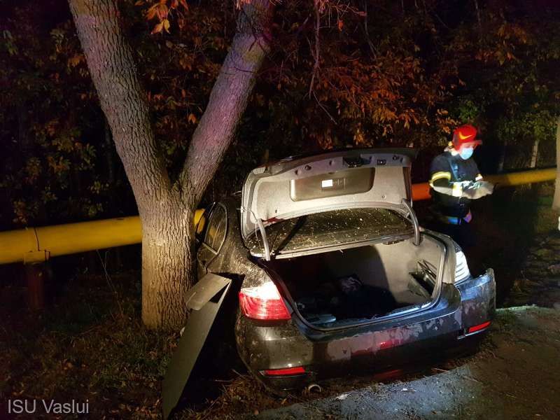 Teribil accident de circulație la Bârlad. Două persoane au ajuns în stare gravă la spital