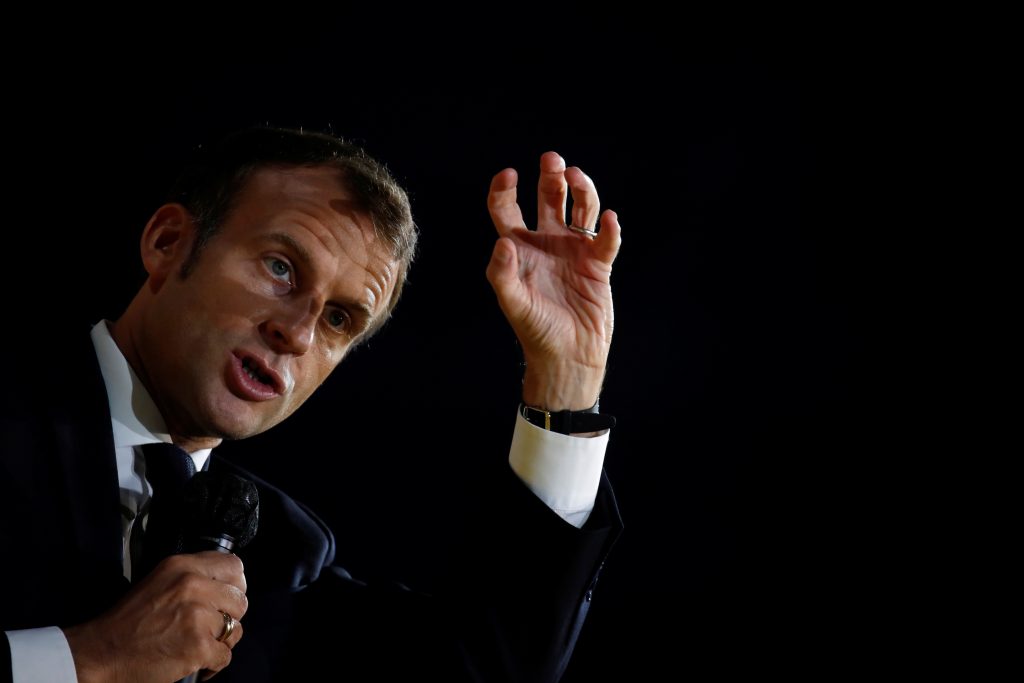 Ce pățește acum Macron. „Victorie pentru Mahomed, victorie pentru Islam şi moarte Franței”
