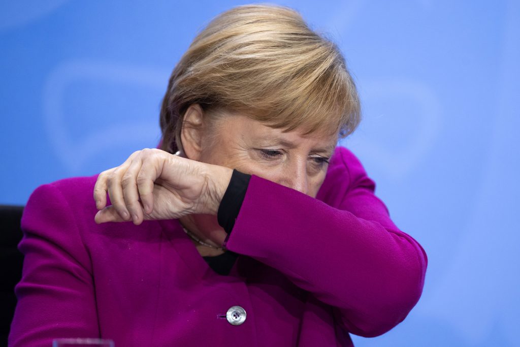 Alertă cu bombă la biroul Angelei Merkel. Se investighează o scrisoare ce conținea pudră albă