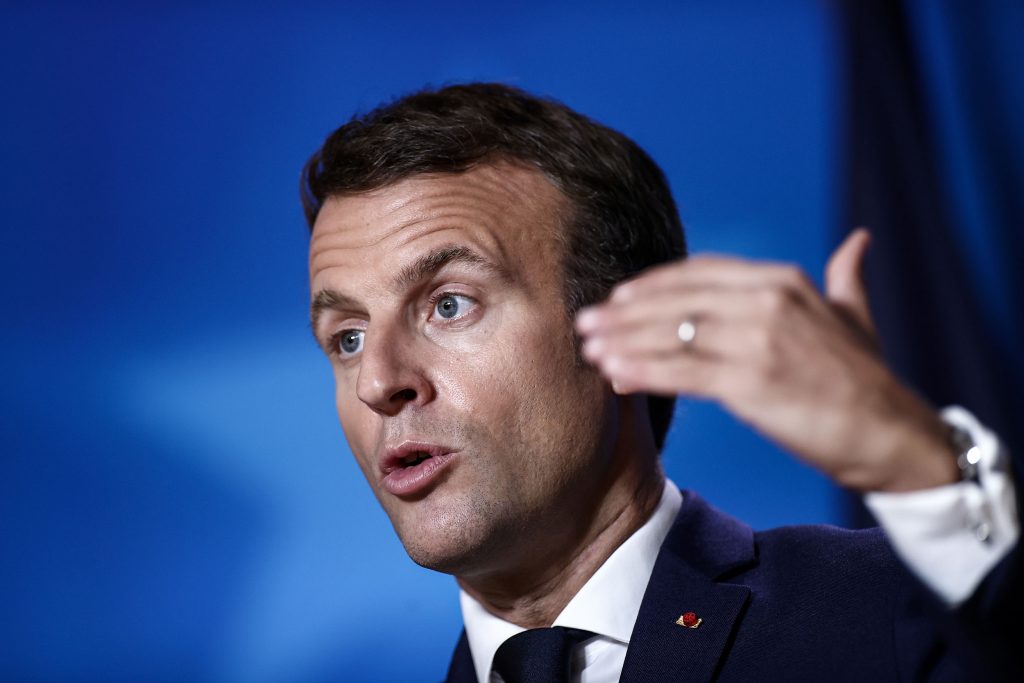 Emmanuel Macron: „Franţa luptă împotriva separatismului islamist, niciodată contra islamului”