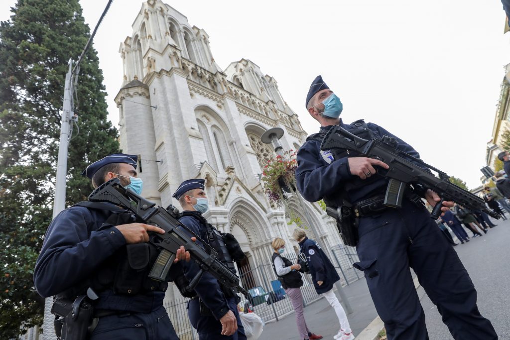 Franța sub teroare. Afgan înarmat cu un cuțit, arestat la Lyon înainte să acționeze