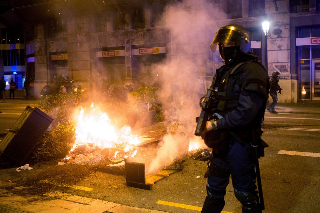 Proteste violente într-unul dintre cele mai frumoase orașe ale Europei. A fost haos total