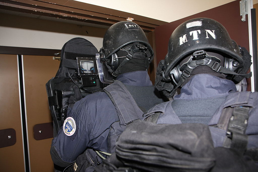 Franța. Poliția aruncă plasa pe asociațiile și structurile islamiste