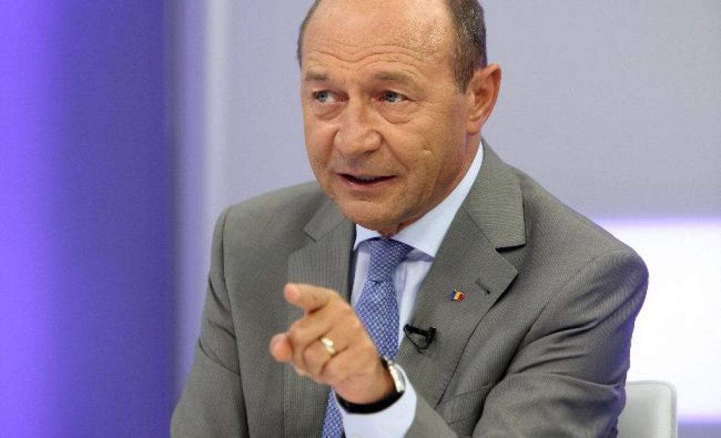 Băsescu are soluția pentru ca Guvernul să depășească punctul critic. „Dan Barna trebuia să plece”
