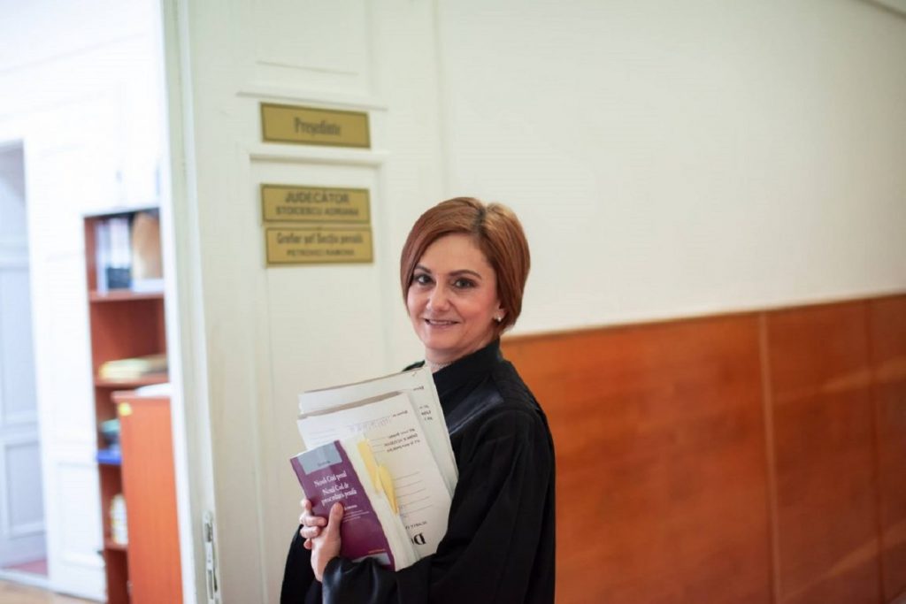 Judecătoarea Adriana Stoicescu: „Desființați instanțele. Oricum nu contează”