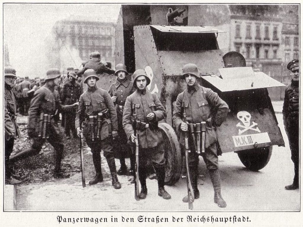 Freikorps – legendara armată de mercenari se închină lui Hitler