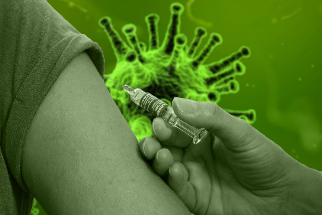 Inventatorul vaccinului Pfizer: „Virusul va rămâne cu noi în următorii 10 ani”