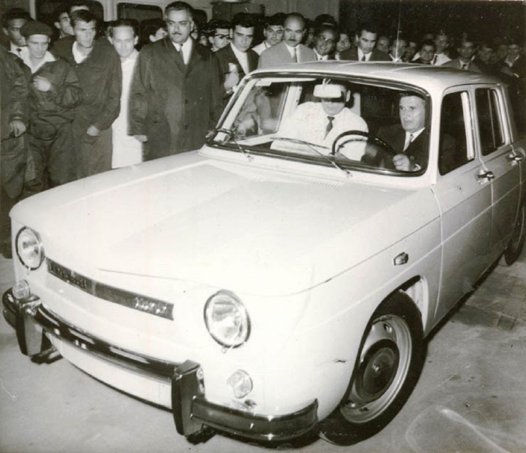 Cum a fost înșelat Nicolae Ceaușescu când a condus primul model Dacia 1100, cu seria 001. Dictatorul nu și-a dat seama niciodată de acest fapt