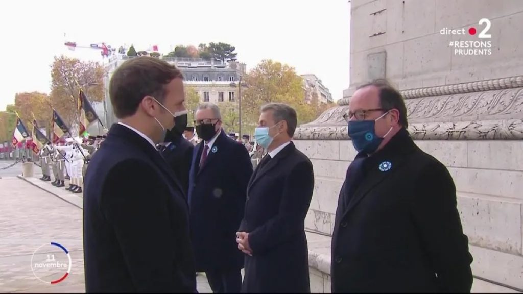 Cum a fost tachinat Macron sub Arcul de Triumf din Paris