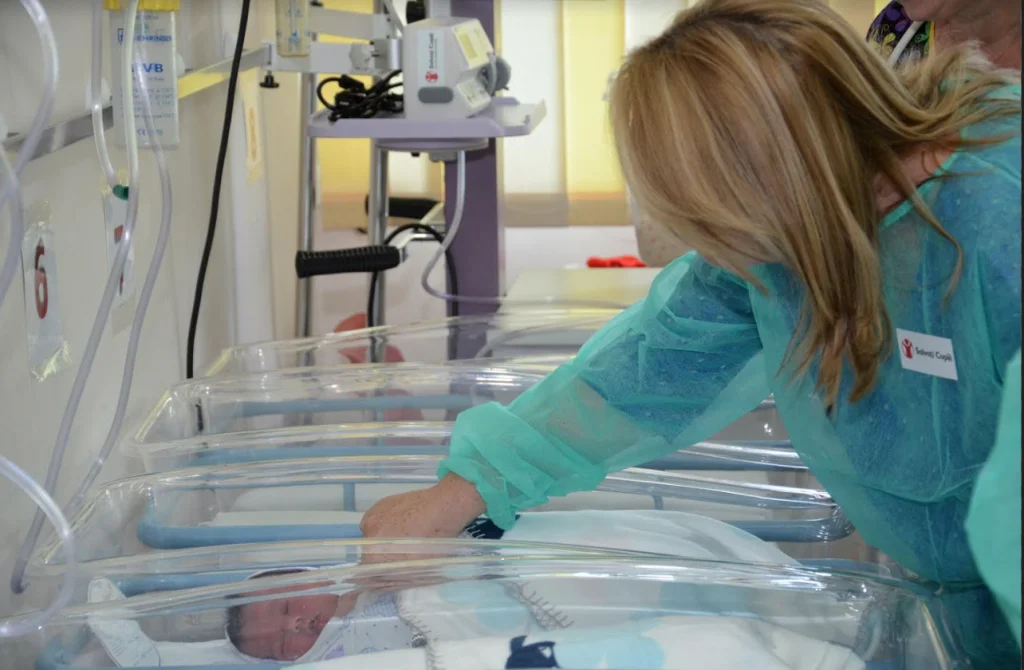 Rată alarmantă a mortalității la nou-născuți în România. Sute de copii nu au apucat să împlinească 1 an