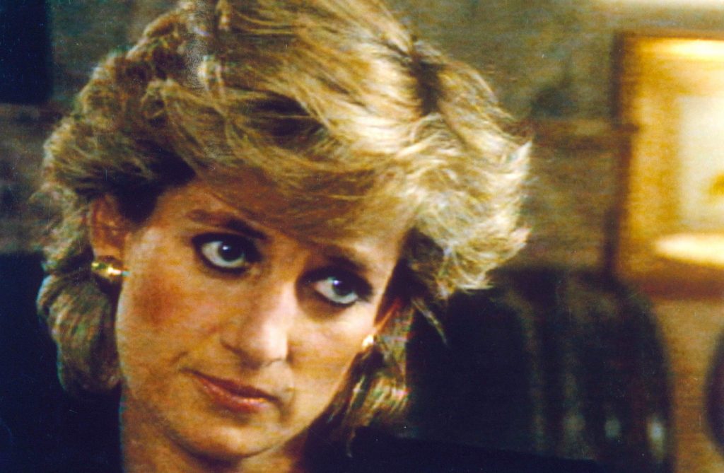 BBC face anchetă pentru interviul cu Prințesa Diana, din 1995. Jurnalistul BBC e acuzat că a păcălit-o pe Lady Di ca să vorbească despre divorț
