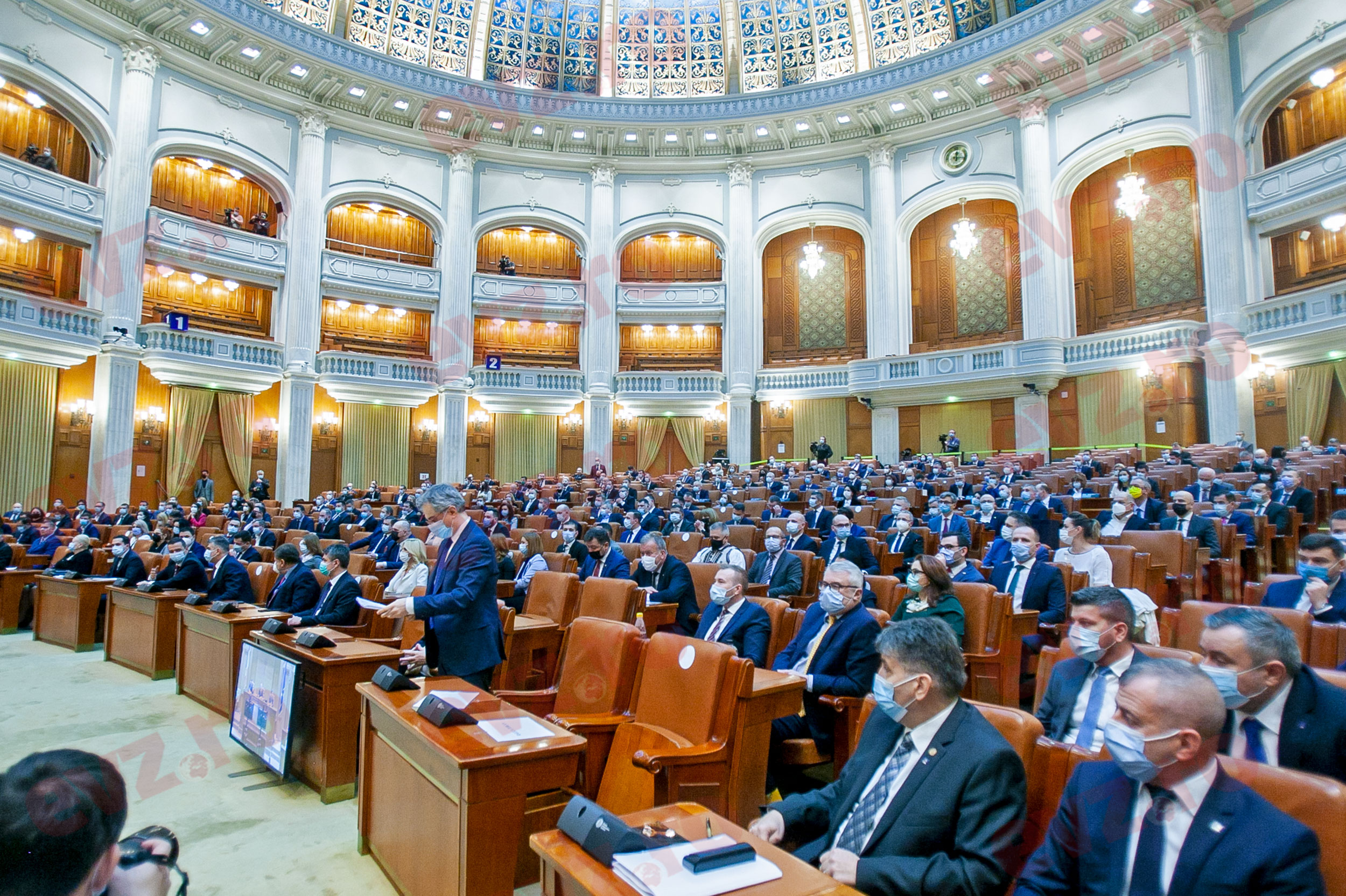 Parlamentarii riscă piardă 80% indemnizație