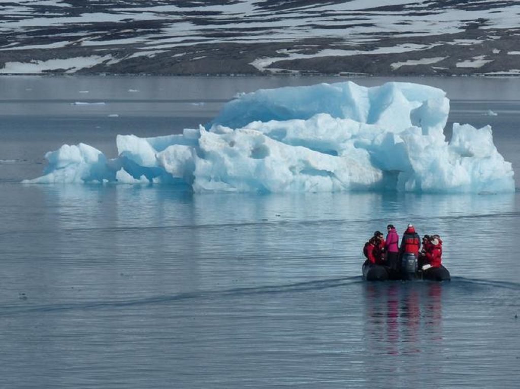 Praf de sticlă pe banchize, proiectul nebun care ar putea salva Arctica