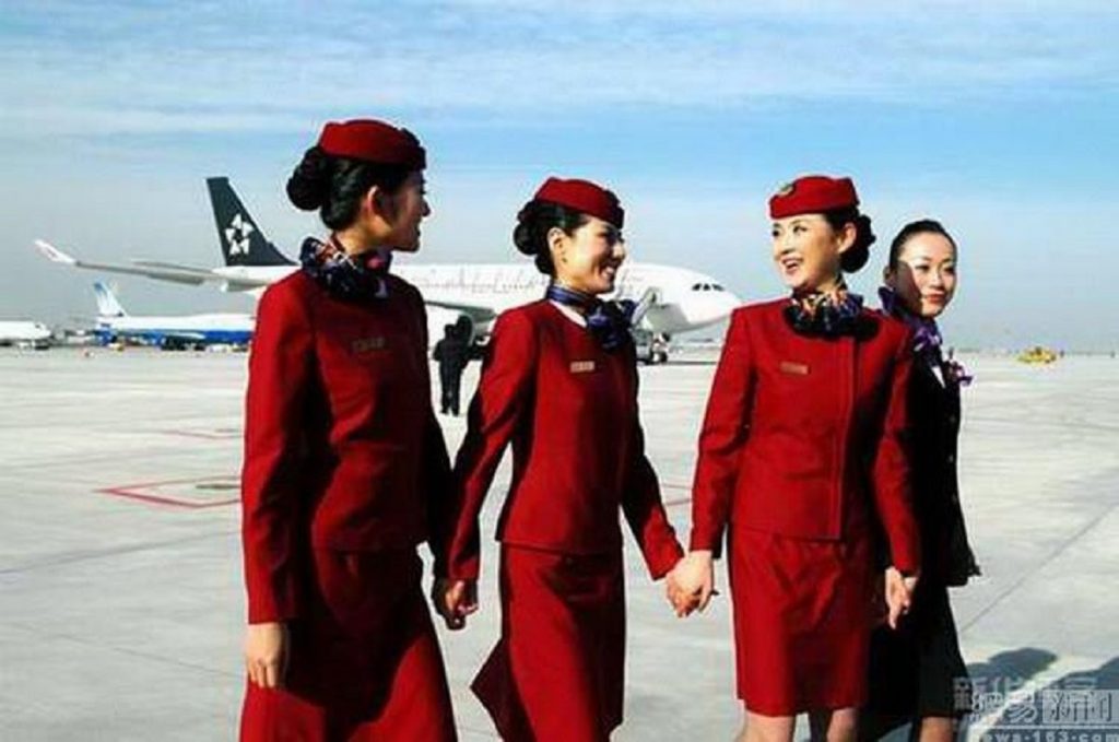 China le cere echipajelor de zbor să poarte scutece în avion