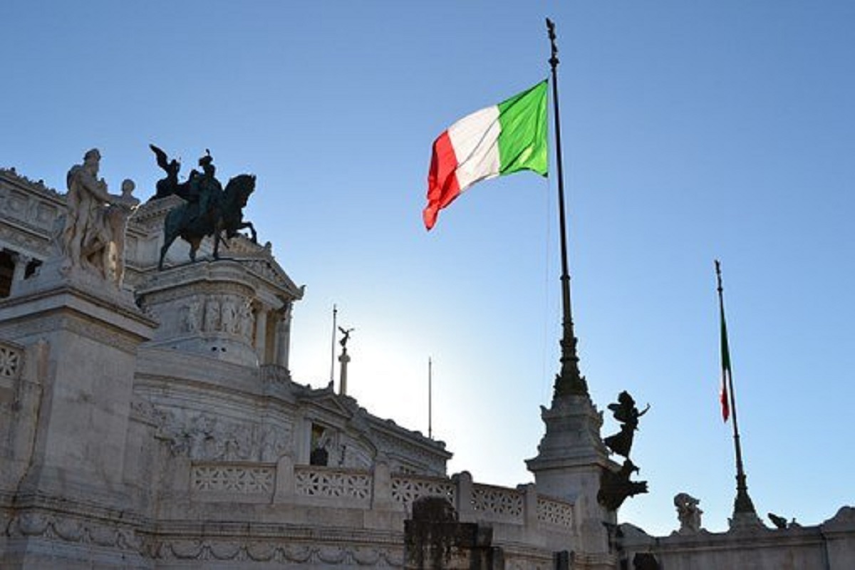 Italia se redeschide treptat