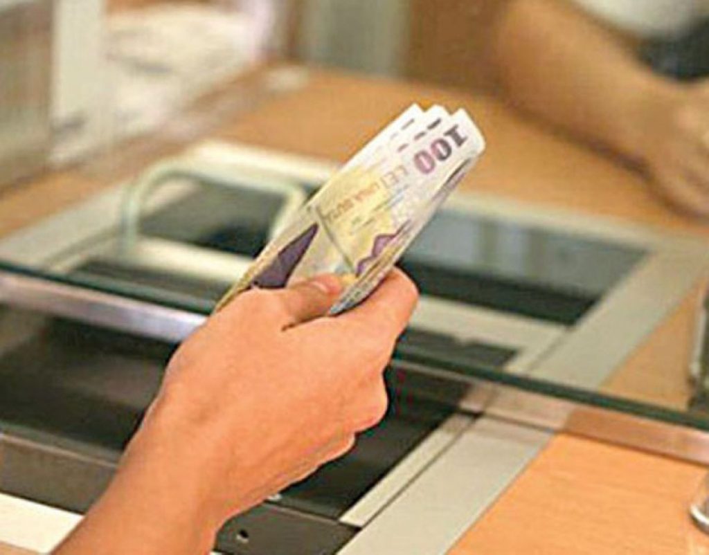 Decizie crucială pentru românii care au rate la bănci