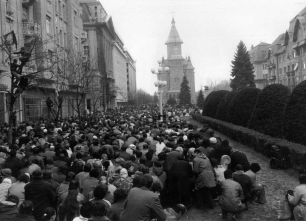 Ziua de 16 decembrie 1989 când s-a strigat primul ”Jos Ceaușescu”. Cum au fost atacați protestatarii la Timișoara