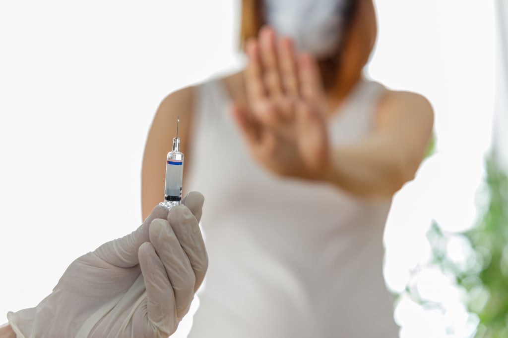 LIBERATION: COVID-19: vaccinul nu va fi recomandat foştilor bolnavi