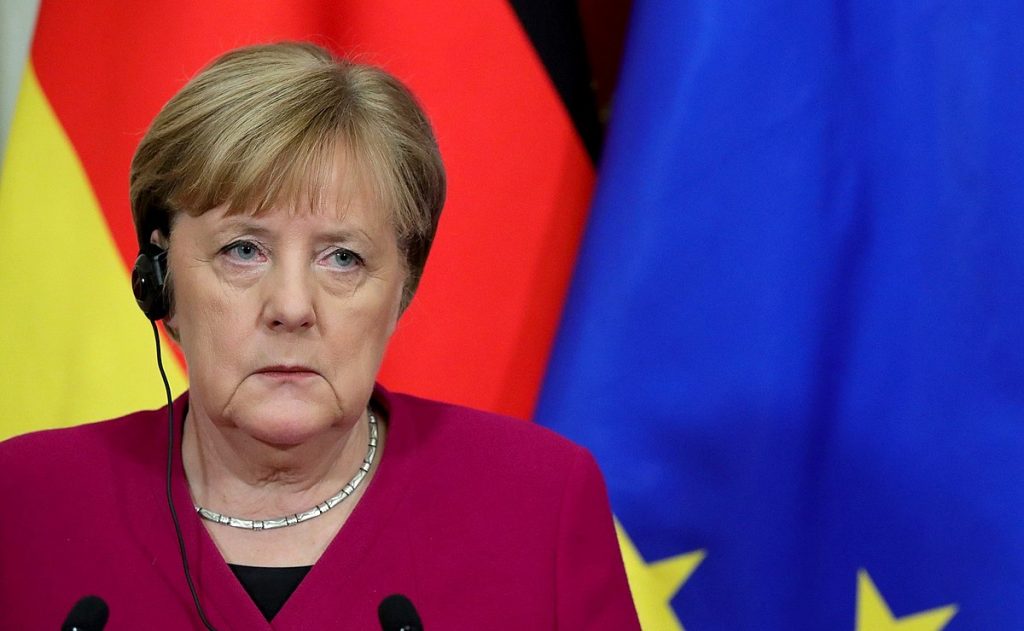 Merkel consideră „problematică” suspendarea contului de Twitter al lui Trump