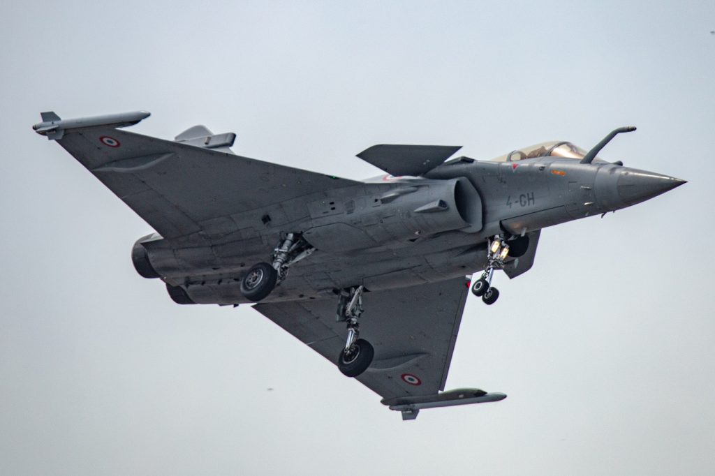 Serbia vrea să se înarmeze cu avioane Rafale