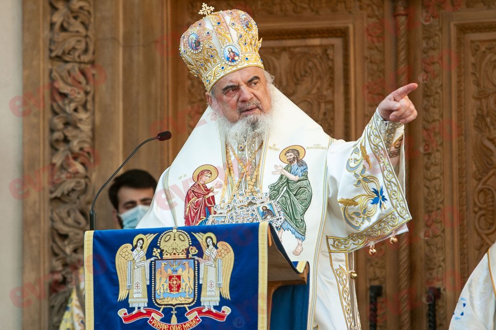 Patriarhul Daniel: Vaccinarea, ”salvarea” credincioșilor. Mii de persoane au putut intra în Biserica Sfântului Mormânt