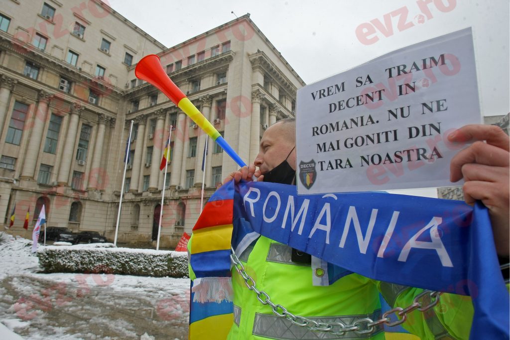 Continuă protestele în București! Sindicatele polițiștilor ies iar în stradă
