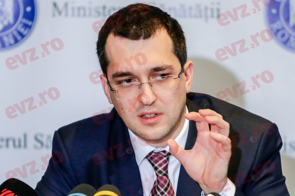 Vlad Voiculescu a plecat pe ascuns de la minister. A fugit de protestatari