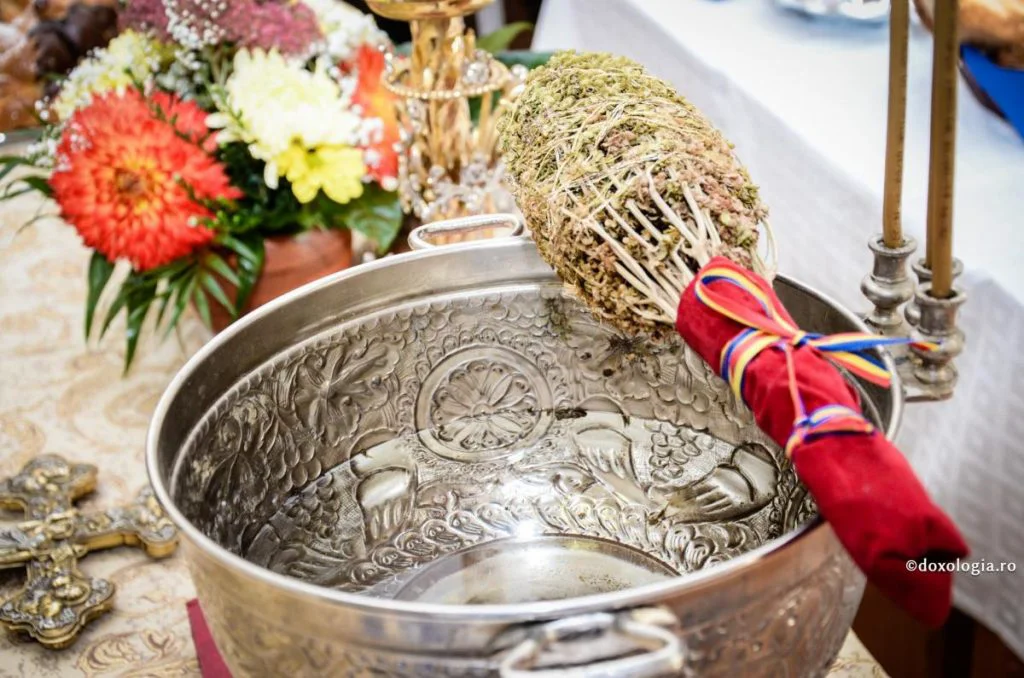 Rețetă de borș de pește pentru ziua de Bobotează. Care sunt tradițiile pe care românii le respectă în această zi