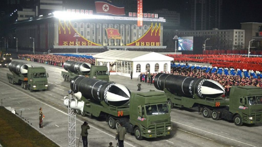 Coreea de Nord și-a prezentat „cea mai puternică armă din lume”. Ce planuri are liderul de la Phenian?