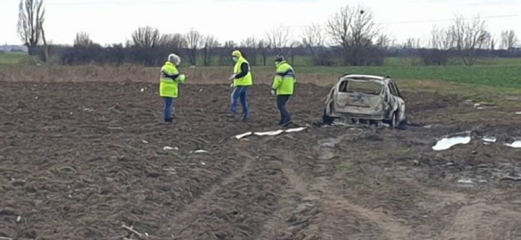 Cadavru carbonizat, găsit pe marginea unui drum de lângă Timișoara. VIDEO