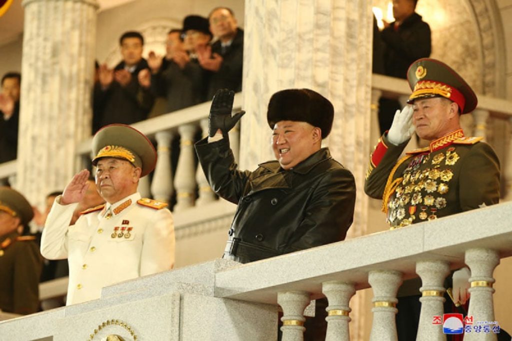 Kim Jong-un testează un vaccin de care n-are habar