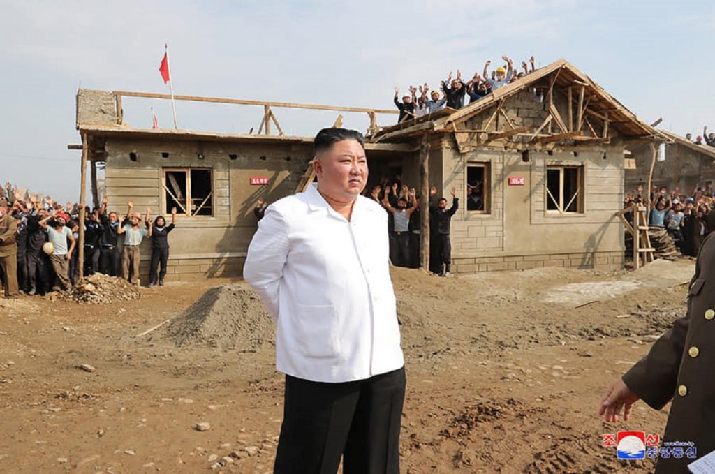 Supușii lui Kim Jong-un cad lați de foame