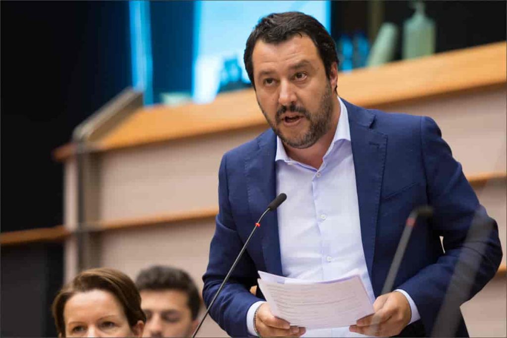 Salvini se întoarce: Criza din Italia este o pomană politică pentru Dreapta