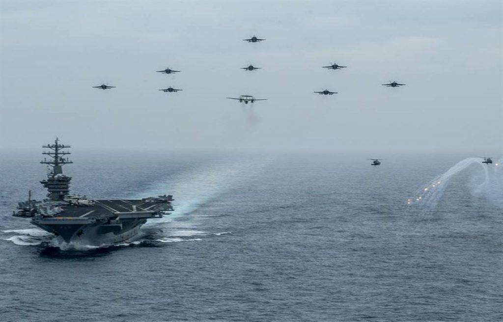 Pentagonul întoarce din drum portavionul Nimitz și îl înfige în coasta Iranului